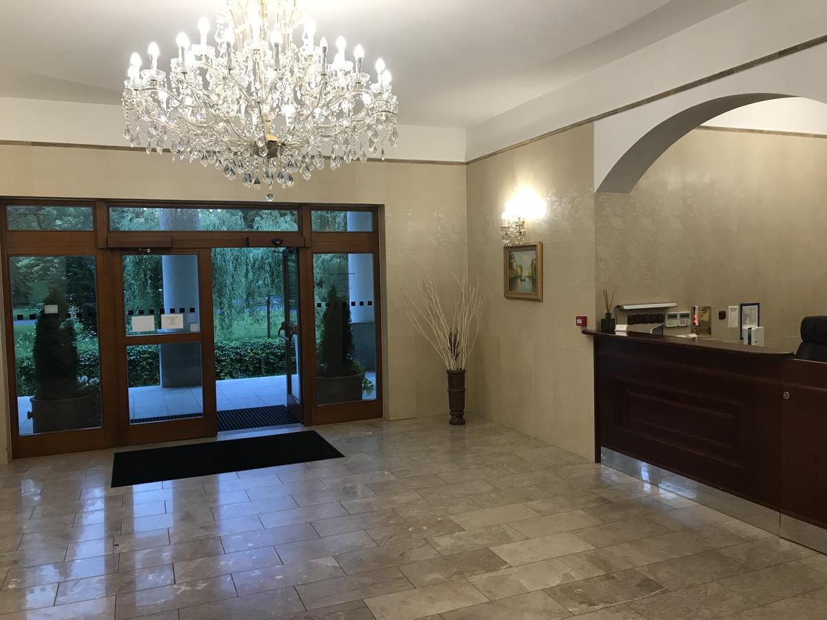Slunecni Lazne Apartments カルロヴィ・ヴァリ エクステリア 写真
